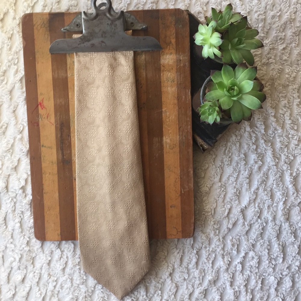Vintage Jordan Marsh Tie, golden yellow